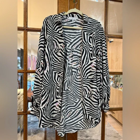 Zebra Print Button-Up Blouse + Pants set. - Picture 5 of 10